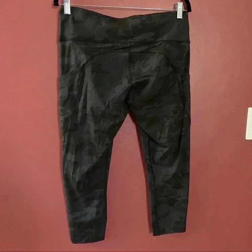 Lululemon Women's Fast HR Crop Camo